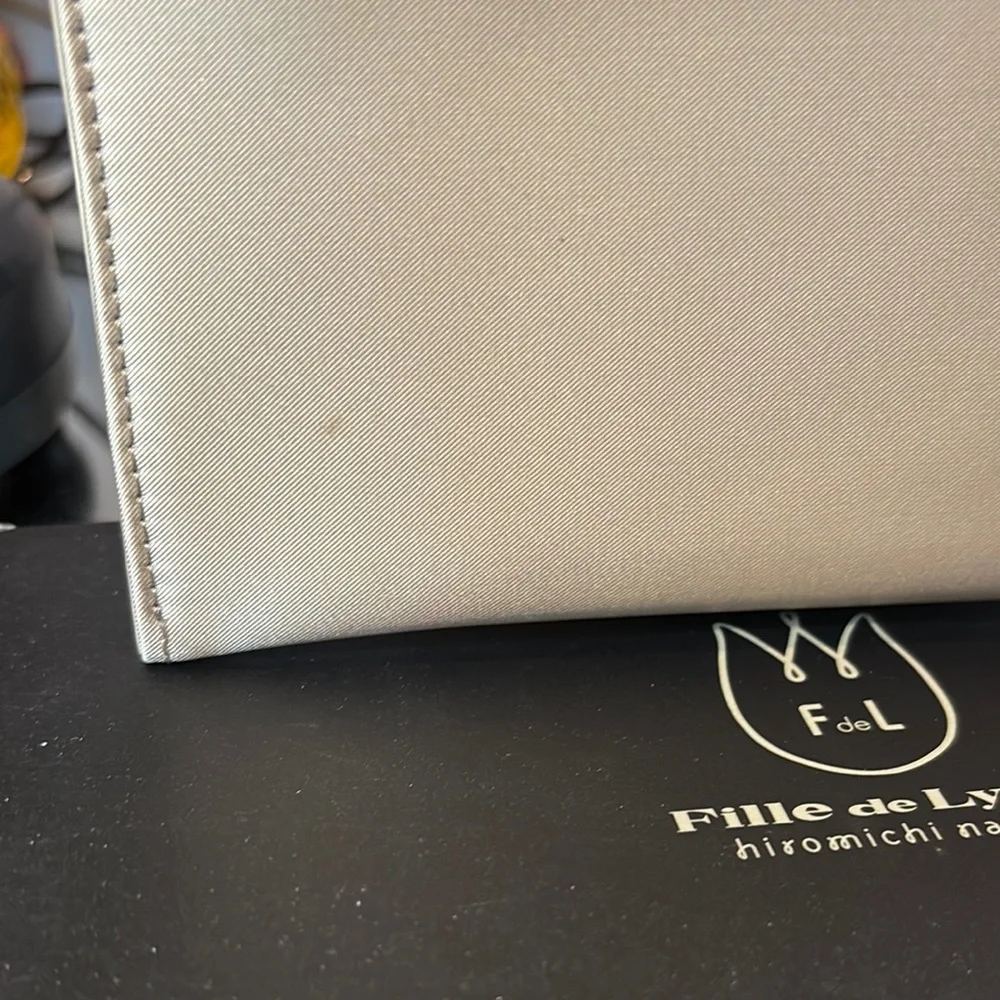 Cream‎ Leather Key & Card Holder Accessory